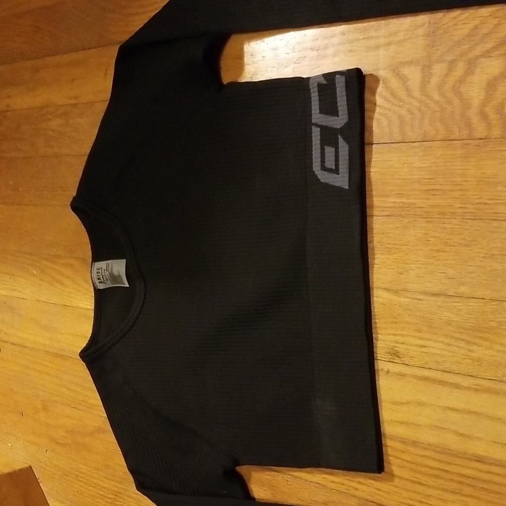 Echt comfort cropped long sleeve, medium